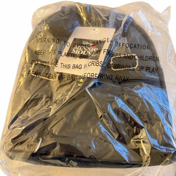 New BUNDLE Mini Mouse Disney Licensed Backpack & Amenities NWT - Picture 8 of 14